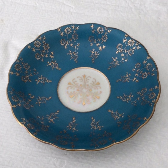 Elegant Blue and Gold Teacup and Saucer - Picture 3 of 7